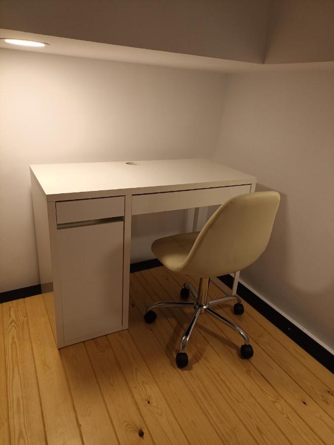 Piso Encantador En El Centro De Apartamento *